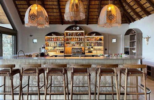 Thorny Bush Game Reserve Cabin | Experience Simbavati Waterside: 4-Star Oceanfront Bliss