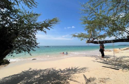 Ko Pha-ngan Resort | Relax at Siam Cookies Cottage: Oceanfront Bliss Awaits