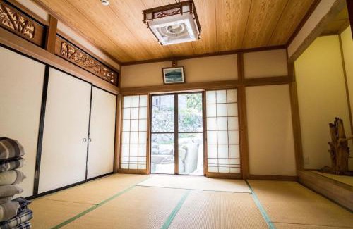 Fuefuki House | Experience Siawase no yado: Family-Friendly Retreat