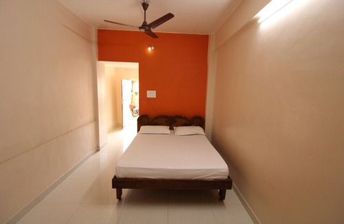 Gopalapuram Hotel | Highly Rated Sibi Lodge with Breakfast & Child-Friendly Amenities