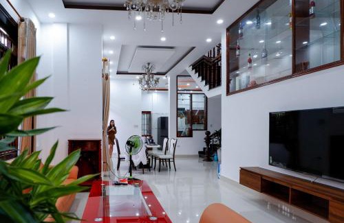 Hue Apartment | Exceptional Stay at Sibling House: Pet-Friendly & Family-Ready