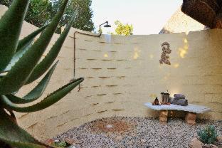 Kenton on Sea Cabin | Experience Sibuya Game Reserve and Lodge with Family-Friendly Amenities