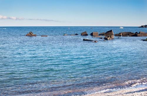 Sant'Anna Apartment | Elegant Sicilia Etna Mare: Oceanfront with Pool & High Ratings