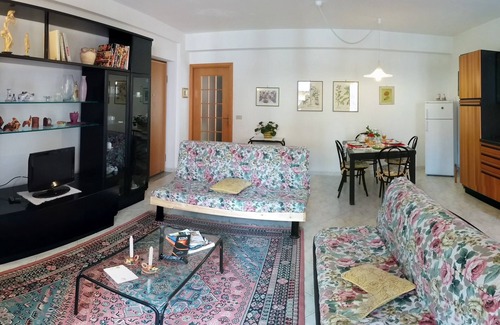 Stazzo Apartment | Bright Oceanfront Apartment in Sicily for Year-Round Getaways