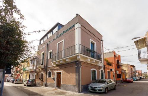 Cibali Apartment | Pet-Friendly Sicily Loft Catania Near the Sea - Happy Rentals
