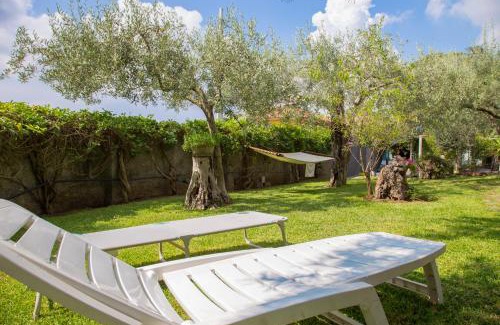 Mascalucia House | Discover Sicily's View: Oceanfront Getaway with Pets Welcome