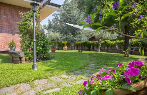 Mascalucia House | Discover Sicily's View: Oceanfront Getaway with Pets Welcome
