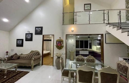Murud Hotel | Discover Siddhant Hill Resort: Family-Friendly with Pool