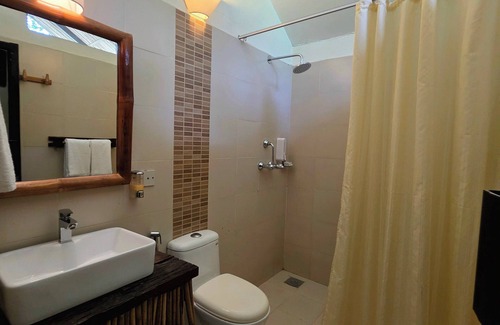 Meghauli Hotel | Exceptional Stay at Sarang Wildlife Sanctuary with Pool & Dining