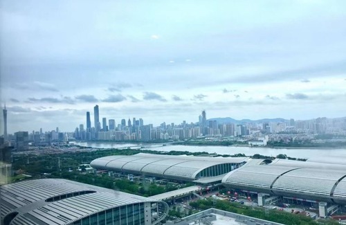 Yuexiu Apartment | Family-Friendly Side Apartment with Kitchen Amenities