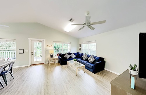 Tarpon Springs House | Duplex Retreats with Private Pools and Modern Amenities