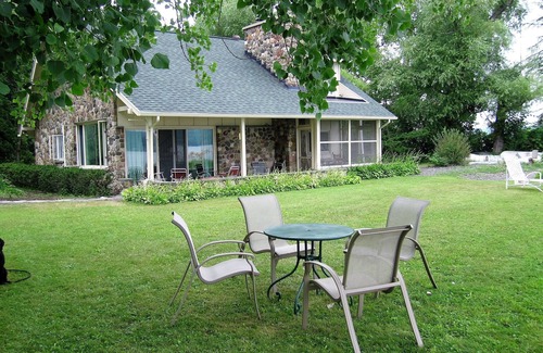 Canandaigua Cottage | Family-Friendly Cottages on Canandaigua Lake - 9.8 Rating!