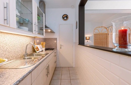 Knokke Apartment | Cozy Studio with Oceanfront View and Breakfast Included