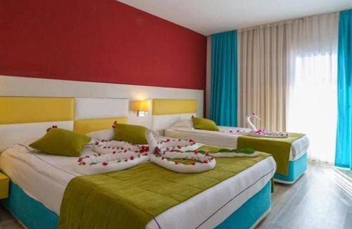 Evrenseki Hotel | Relax at Side Win Hotel with Pool and Ocean Views