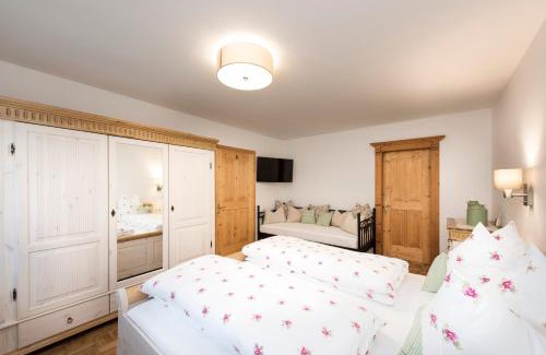 Neustift Im Stubaital Apartment | Discover Siebenschläfer Ferienwohnung: 4-Star Oceanfront Retreat