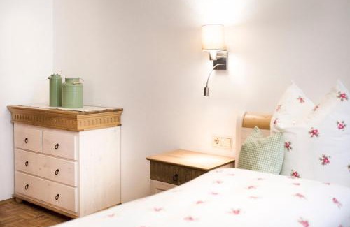 Neustift Im Stubaital Apartment | Discover Siebenschläfer Ferienwohnung: 4-Star Oceanfront Retreat