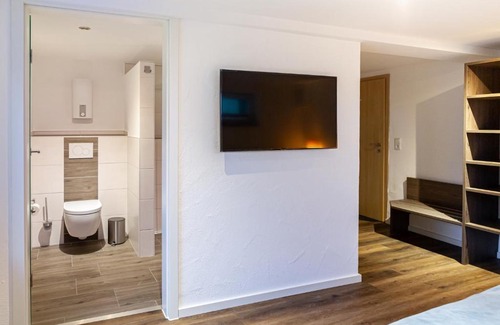 Ellscheid House | Tranquil Siebente - Gästezimmer with Breakfast and Hot Tub