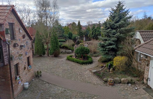 Miroslawiec Apartment | Discover Siedem Ogrodów: Family & Pet Friendly Retreat