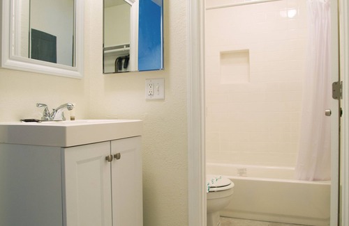Nellis Air Force Base Hotel | Comfortable Stay at Siegel Slots and Suites with Pool & Kitchen