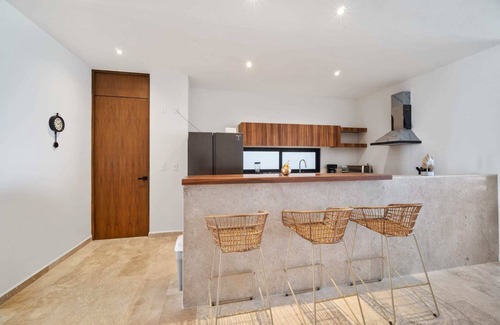 Miramar Apartment | Oceanfront 4 BR Villa with Spa & Scenic Views