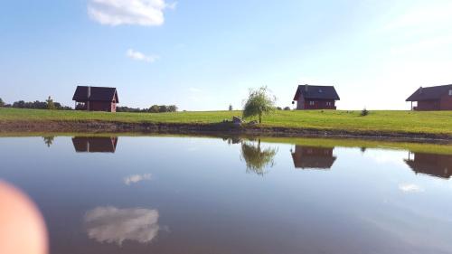 Elk Cabin | Discover Sielanka Mazurska: Pet-Friendly Beach Retreat