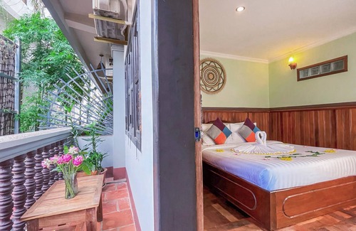 Taphul Village Area Hotel | Siem Reap Center Hotel