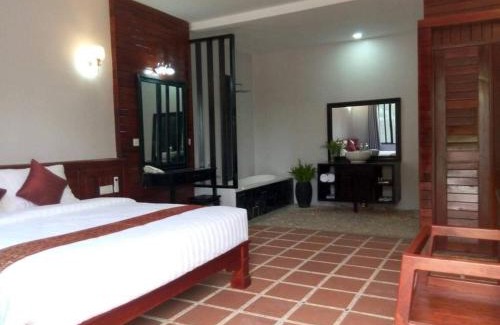 Siem Reap House | Pet-Friendly Eecfc Home Stay with Hot Tub & Perfect Score