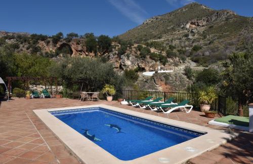 Los Cortijillos Villa | Discover Siempre Verde: 4-Star Family-Friendly Retreat