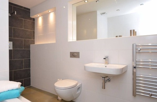 Holsworthy House | Comfortable Sienna Cottage at Glebe Farm - Pet Friendly Stay