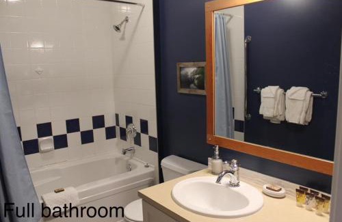Tofino Apartment | Experience Siennas Harbour House: Oceanfront Bliss Awaits
