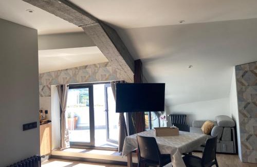 Lugo Apartment | Experience Siente Muralla: Pet-Friendly & 4-Star Comfort