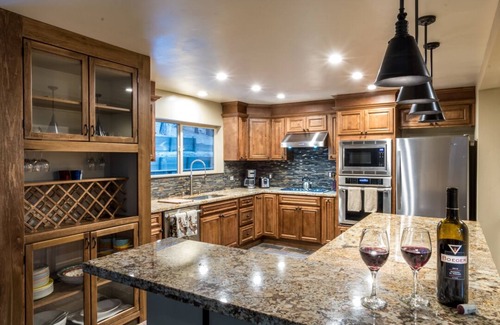 Montgomery Estates House | Experience Sierra House Chalet: 7 Bedrooms, Hot Tub & Pool