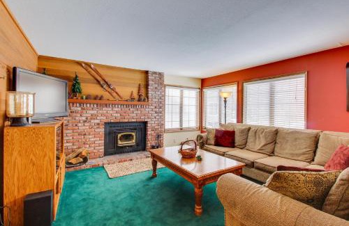 Mammoth Lakes Apartment | Cozy Sierra Megeve 9 with Relaxing Hot Tub Amenities