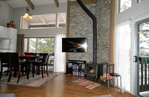 Mammoth Lakes House | Guest Rated 10/10: Sierra Park Villas #03 for Families