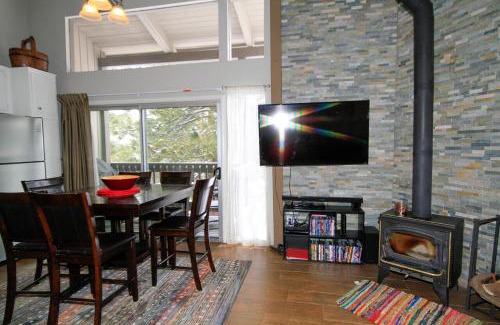 Mammoth Lakes House | Guest Rated 10/10: Sierra Park Villas #03 for Families
