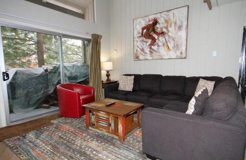 Mammoth Lakes House | Guest Rated 10/10: Sierra Park Villas #03 for Families
