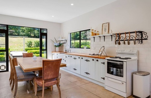 Dairy Flat House | Discover Sierra Sky Manor: Family-Friendly Retreat in Countryside