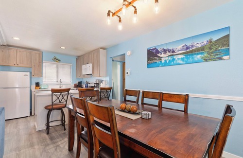 June Lake House | Inviting Sierra Suns 2 Townhome in June Lake Village
