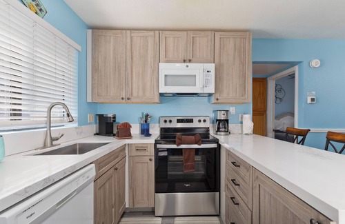 June Lake House | Inviting Sierra Suns 2 Townhome in June Lake Village