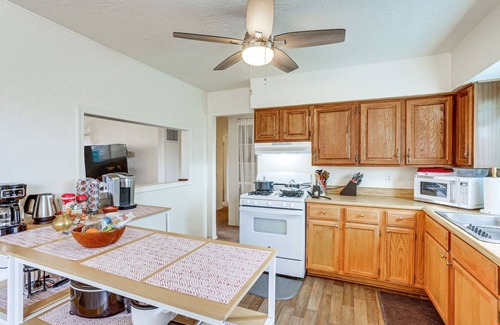 Farmington House | Sierra Vista Hideaway! Pets! Near Mall + Free Dinner!