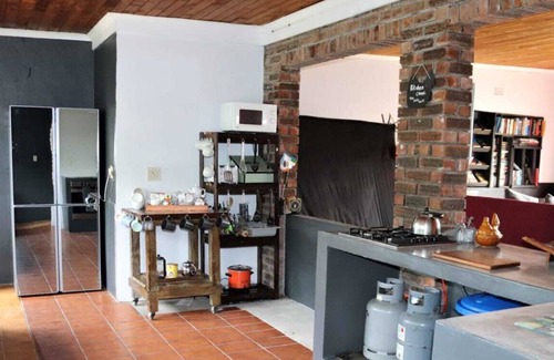 Pringle Bay House | Idyllic Siesta-at-Albatross: Pet-Friendly Oceanfront Retreat