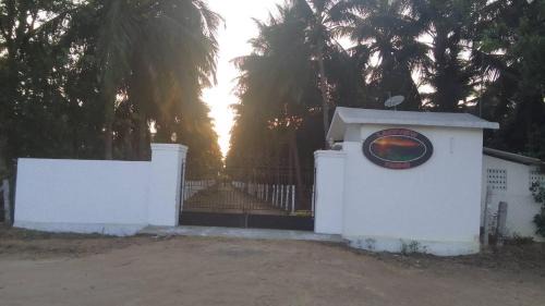 Walajabad House | Siesta Inn - Lake view