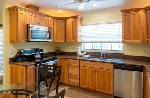 Siesta Key Hotel | Experience Siesta Key Inn: Guest Rated 9.8 with Ocean Views