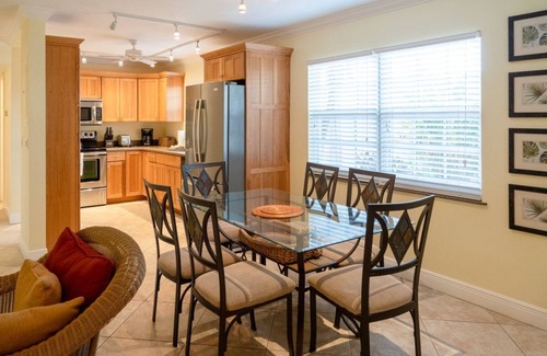 Siesta Key Hotel | Experience Siesta Key Inn: Guest Rated 9.8 with Ocean Views