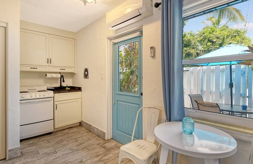 Sarasota Hotel | Relax at Siesta Key Palms Resort - Rated 9.2/10 with Spa