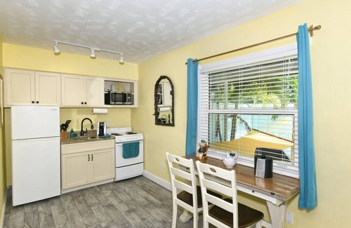 Sarasota Hotel | Relax at Siesta Key Palms Resort - Rated 9.2/10 with Spa