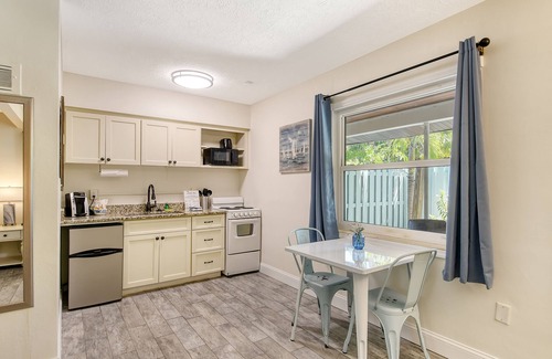 Sarasota Hotel | Relax at Siesta Key Palms Resort - Rated 9.2/10 with Spa