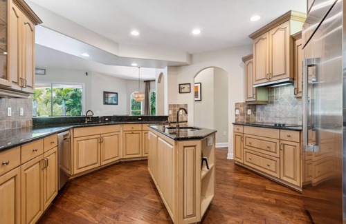 Bay Isle House | Pet-Friendly Siesta Key Pool Palace - Steps from the Beach