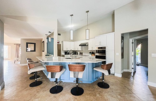 Siesta Key House | Top-Rated Siesta Key Retreat with Oceanfront Pool Access