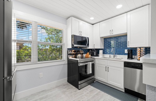Siesta Key Condo | Waterfront Condo with Pool and Sunset Views - Rated 9.8/10